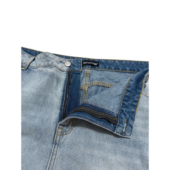 Pretty Little Thing Ripped Jeans Size US 20 UK 24 - Picture 2 of 3